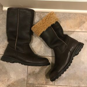 UGG brown shearling lined boot!